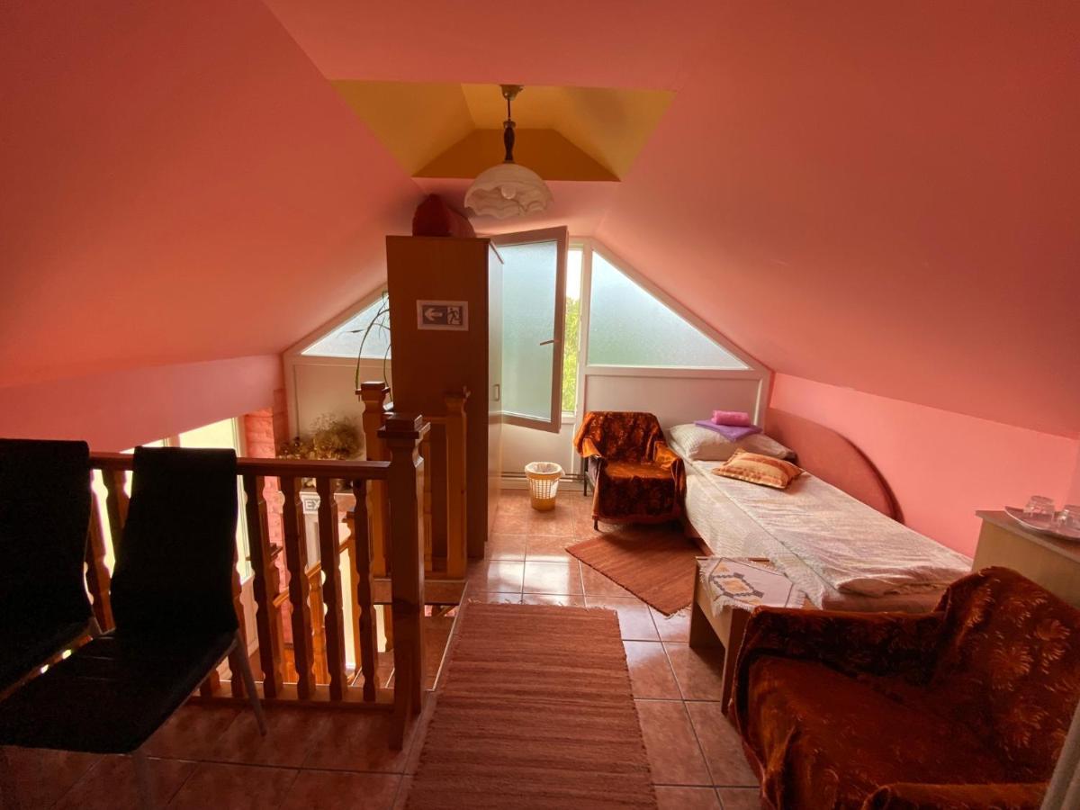 Sud ,,Antal I Olga,, Bed & Breakfast Skorenovac Exterior photo