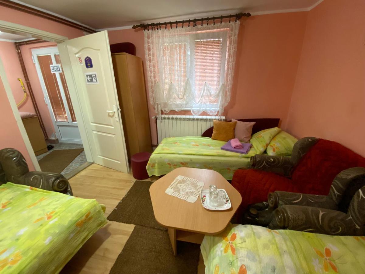 Sud ,,Antal I Olga,, Bed & Breakfast Skorenovac Exterior photo